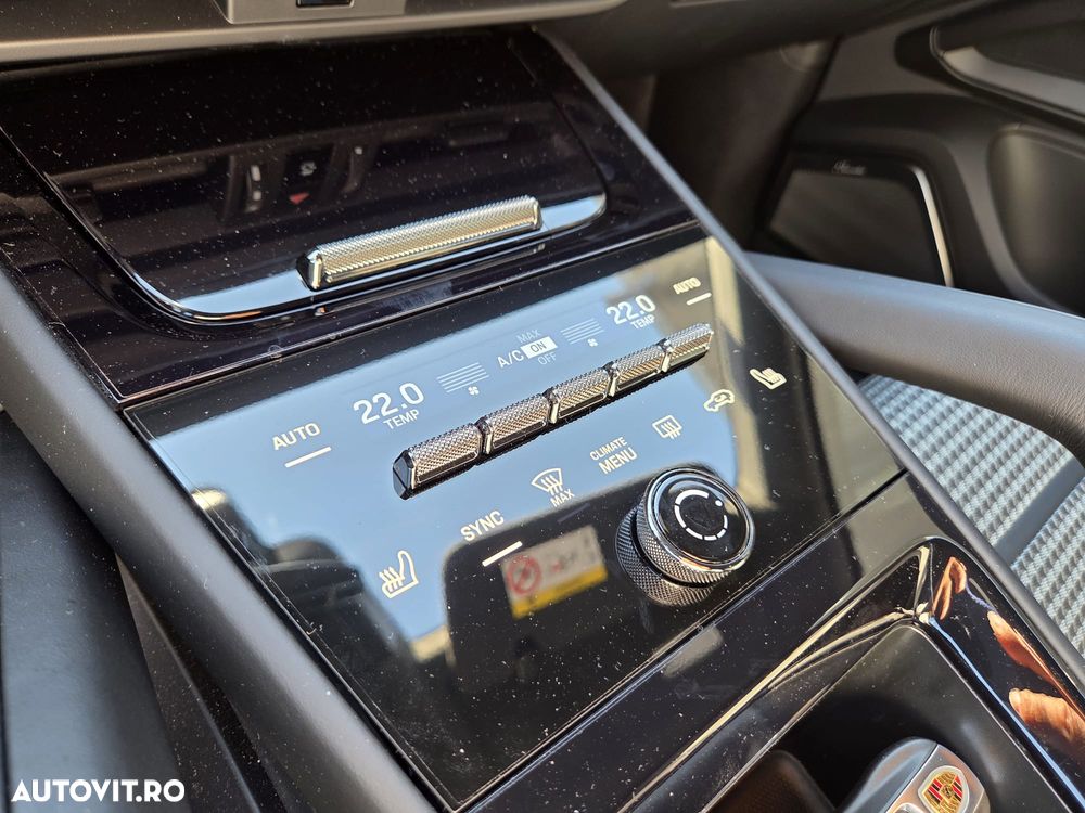 Porsche Cayenne Coupe GTS Tiptronic S - 35
