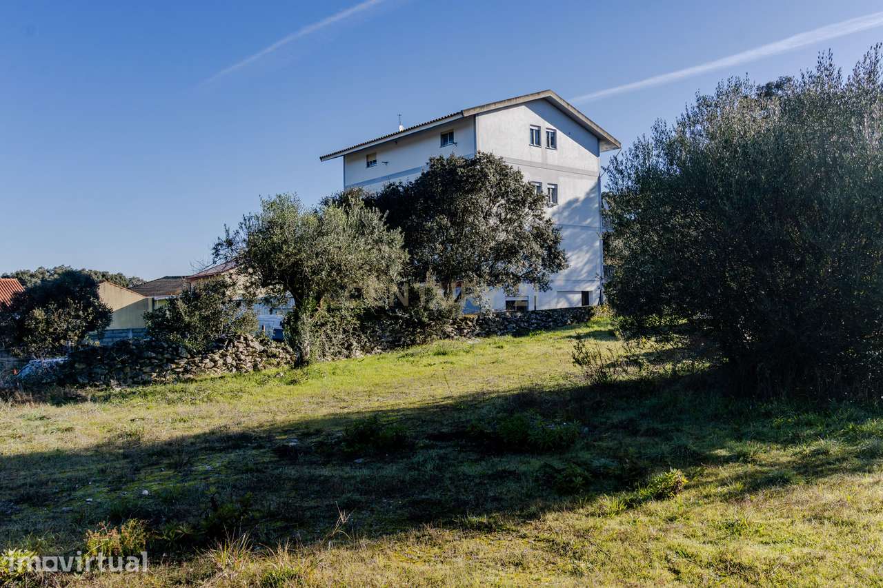 Moradia multifamiliar com rendimento imediato | 2.000 m² de terreno | - Grande imagem: 2/34