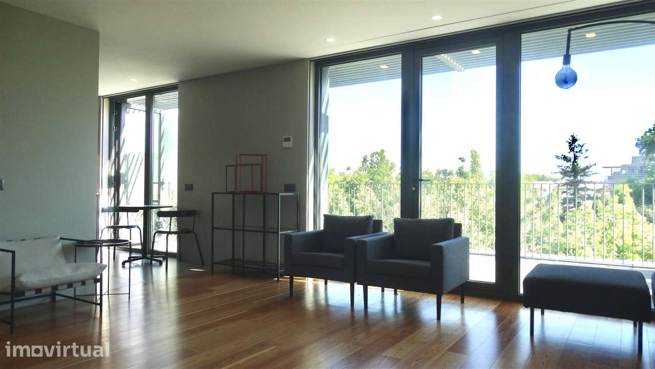 Apartamento T0 com terraço, Condomínio exclusivo junto ao Norteshoppin - Grande imagem: 4/23