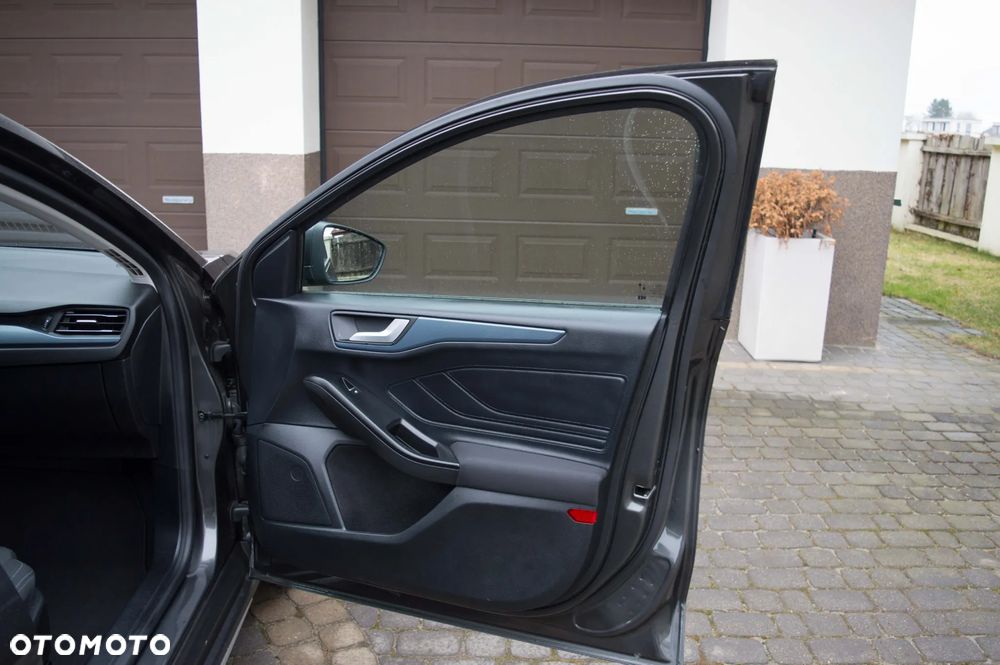 Ford Focus 1.0 EcoBoost Hybrid ACTIVE X - 23