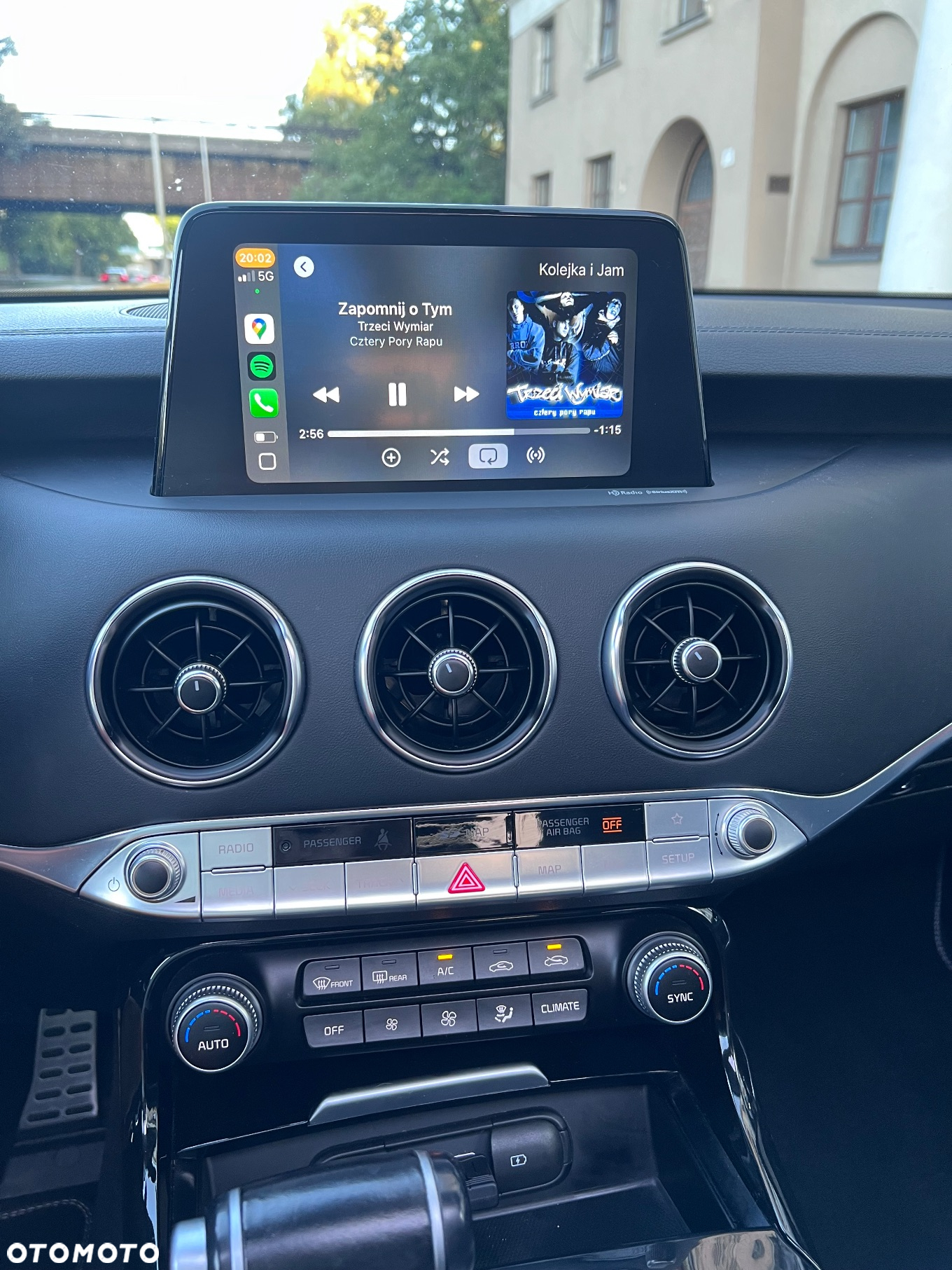 Kia Stinger - 12