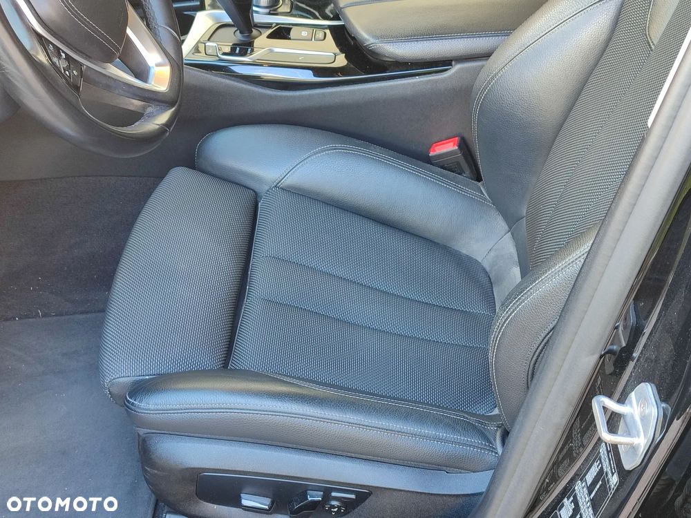 BMW Seria 5 520d xDrive Sport Line sport - 22