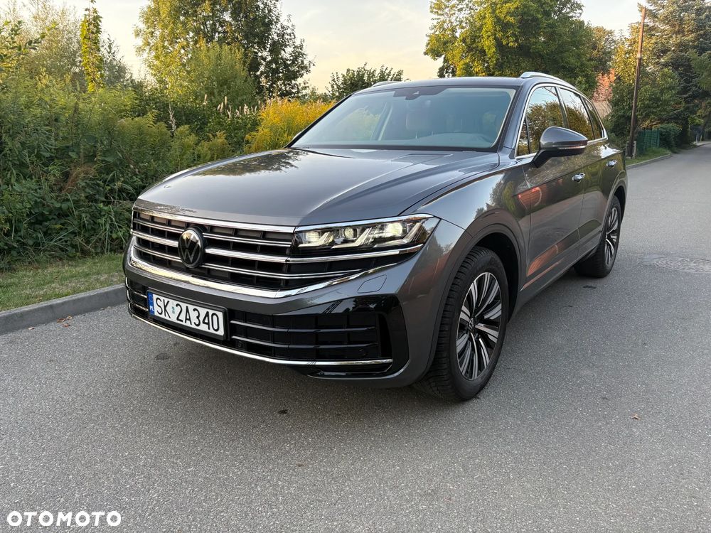 Volkswagen Touareg - 1