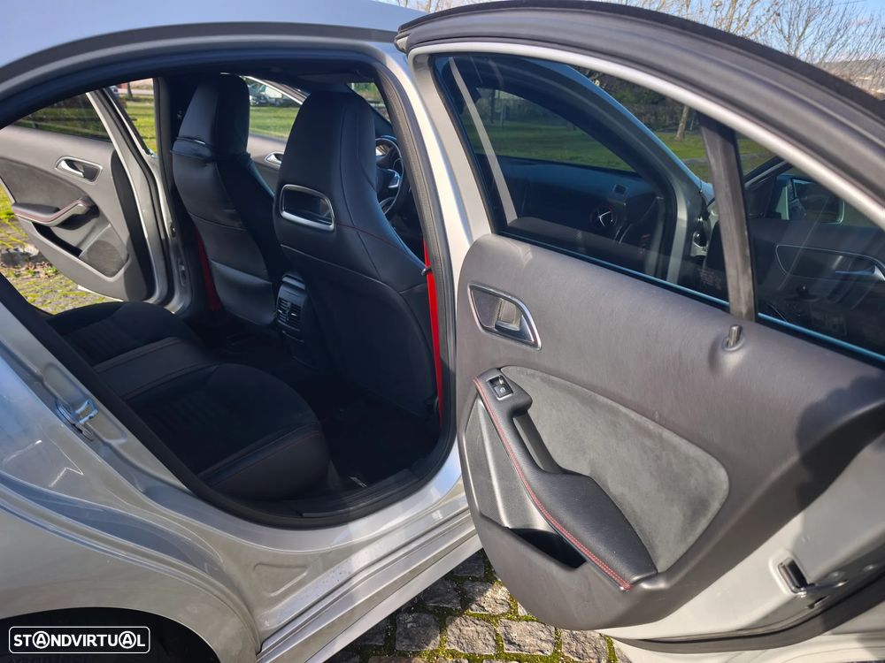 Mercedes-Benz A 45 AMG 4-Matic - 10