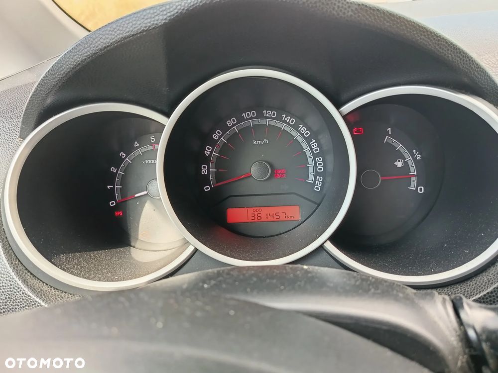 Kia Venga 1.6 CRDi M - 17