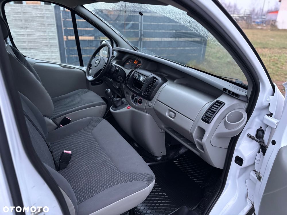 Opel Vivaro - 8