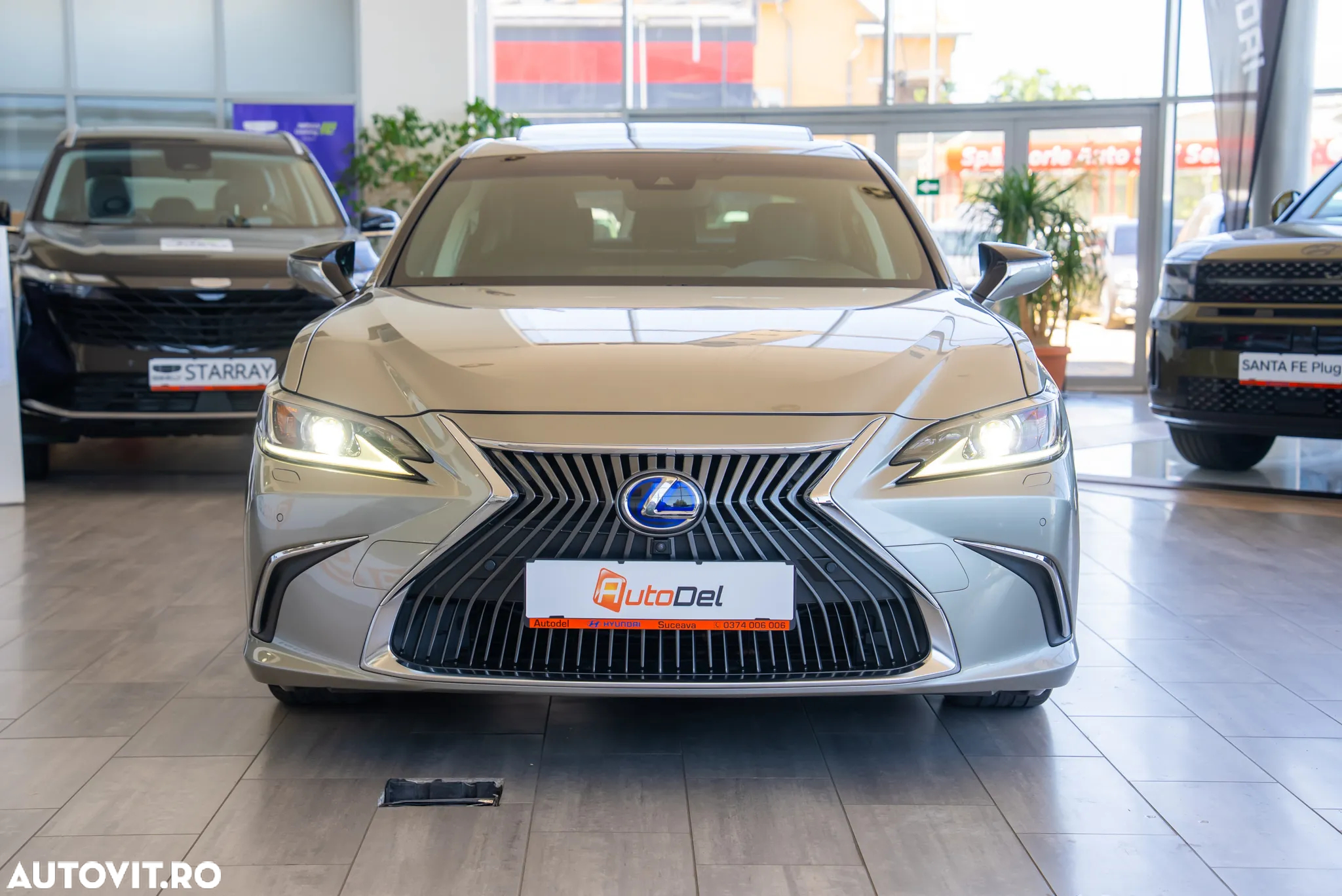 Lexus Seria ES 300h 2.5 TNGA HV 25H- 4X2 CVT Executive - 9