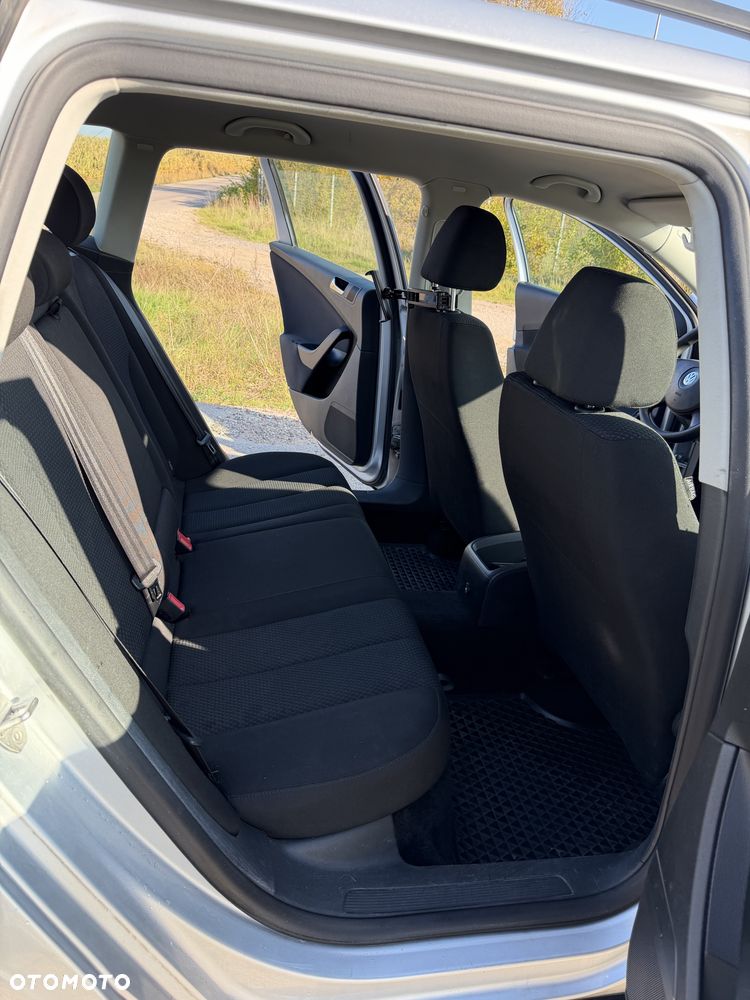 Volkswagen Passat - 4