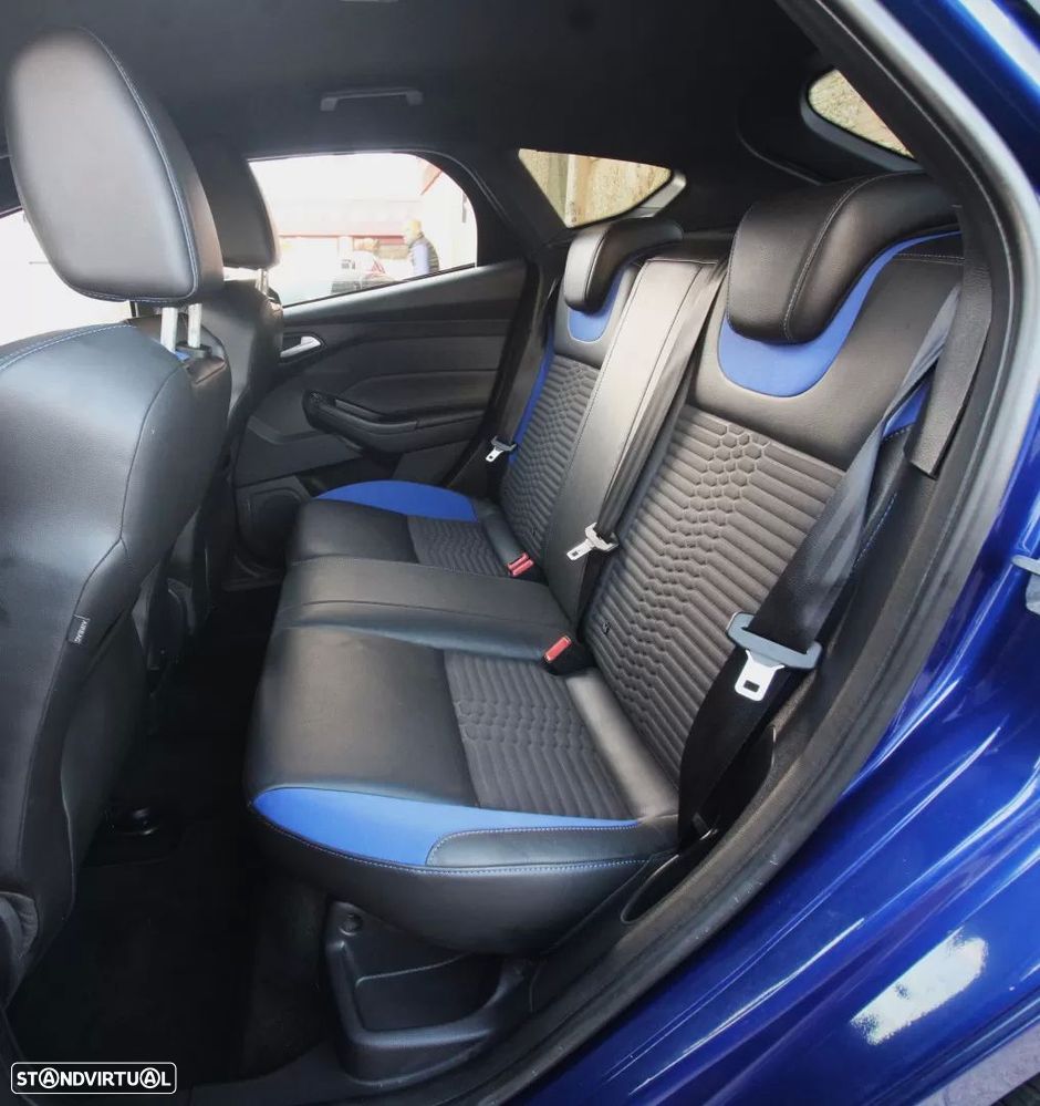 Ford Focus - 8