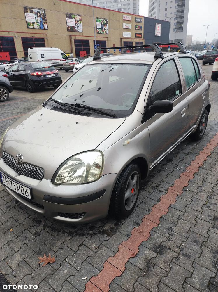 Toyota Yaris 1.0 Base - 2