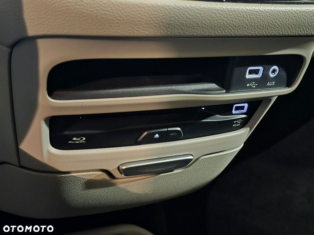 Chrysler Pacifica - 33