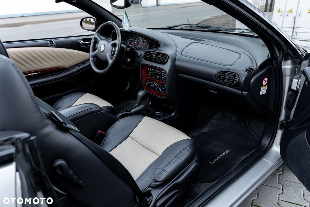 Chrysler Stratus - 28