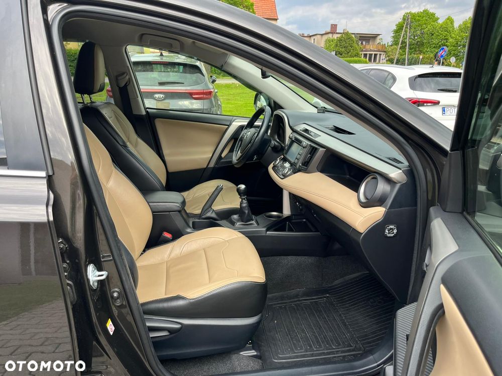 Toyota RAV4 2.0 D-4D Premium 4x2 - 12