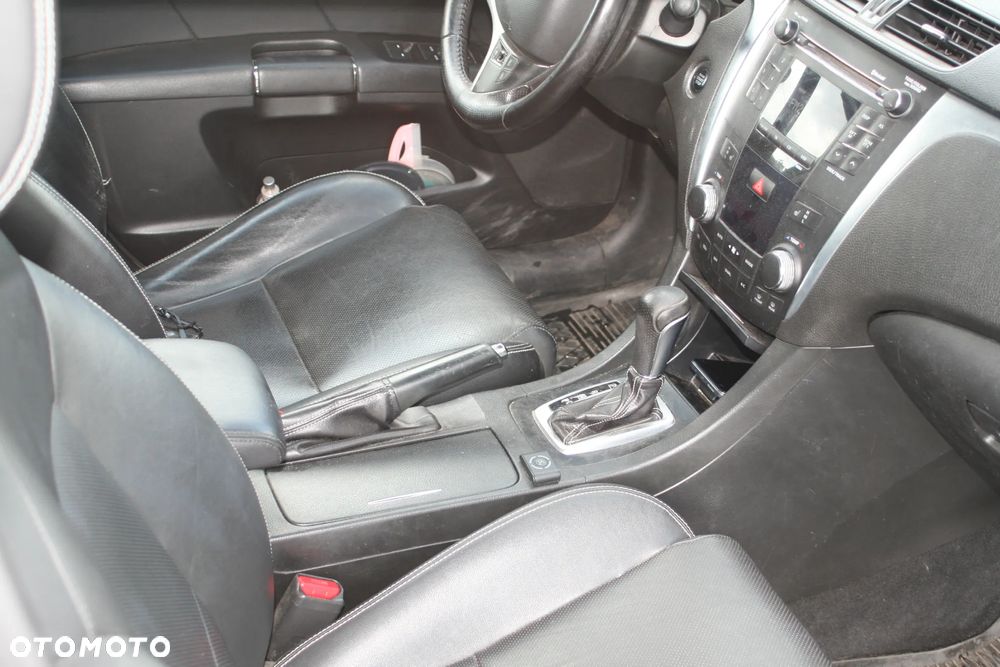 Suzuki Kizashi 2.4 Sport 4WD CVT - 14