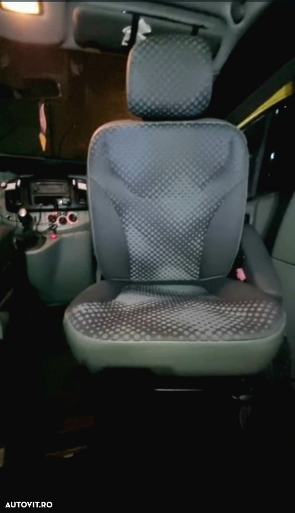 Renault Trafic - 16