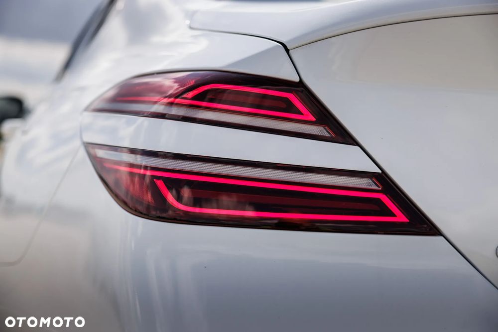 Genesis G70 2.0T Plus AWD 8AT Sport - 15