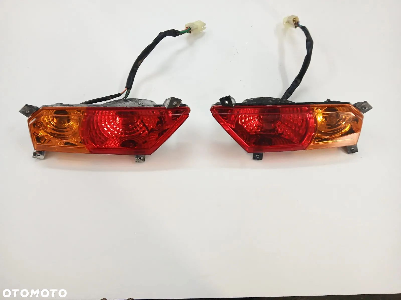 CF MOTO 800 820 LAMPA LAMPY TYL TYLNIE - 1