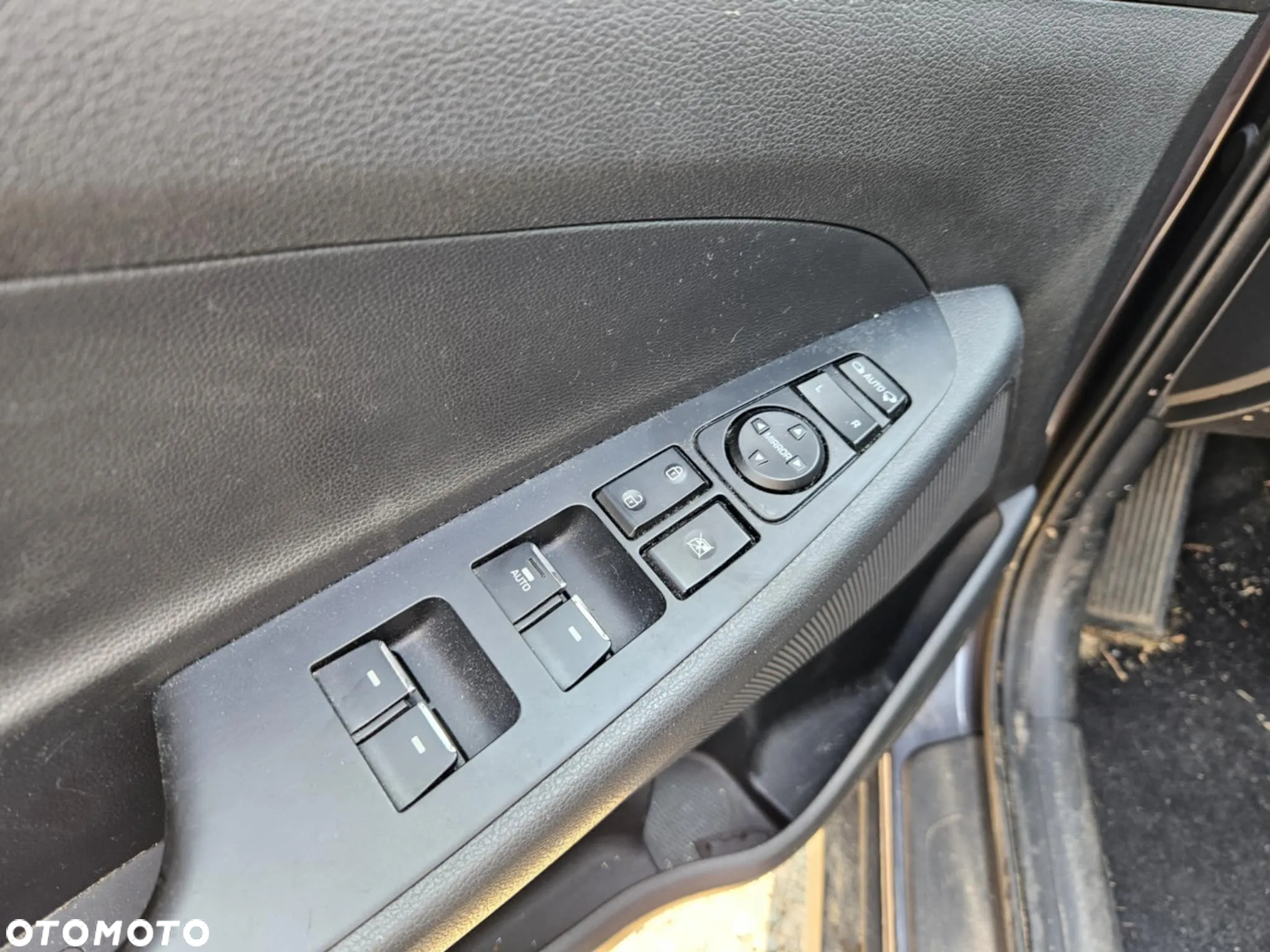 Hyundai Tucson 2.0 CRDI Comfort 4WD - 32