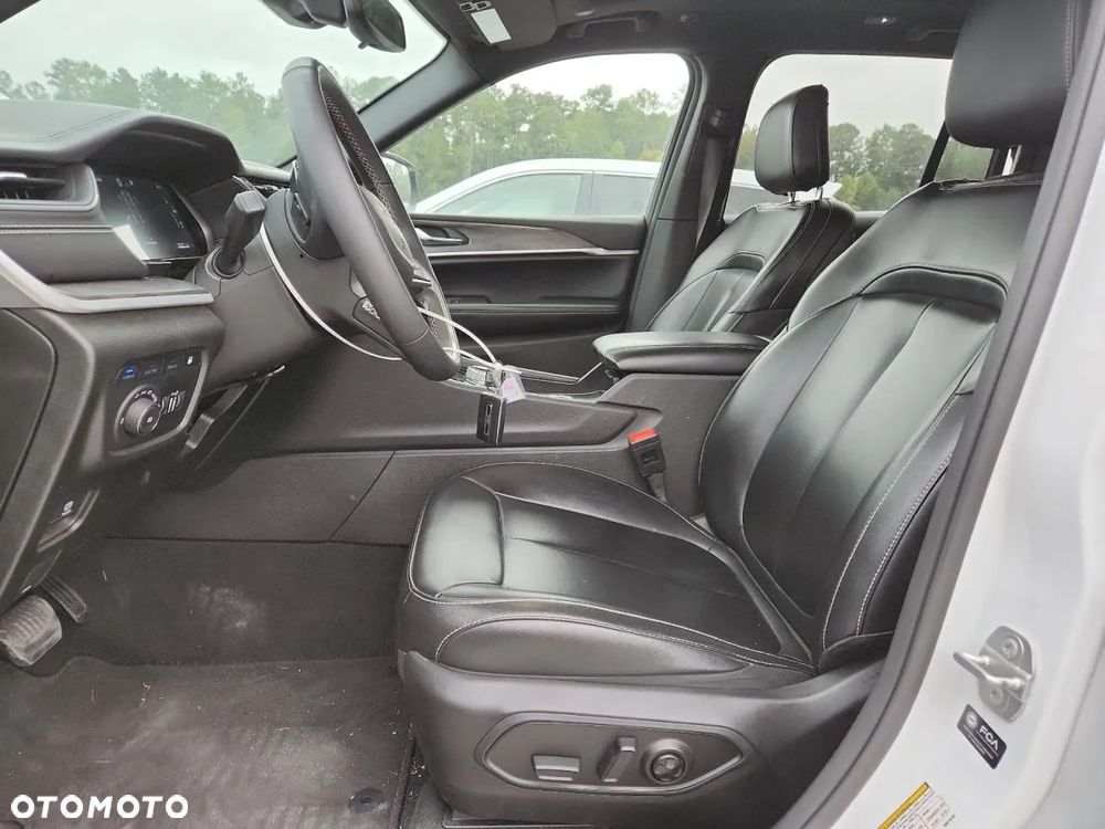 Jeep Grand Cherokee - 7