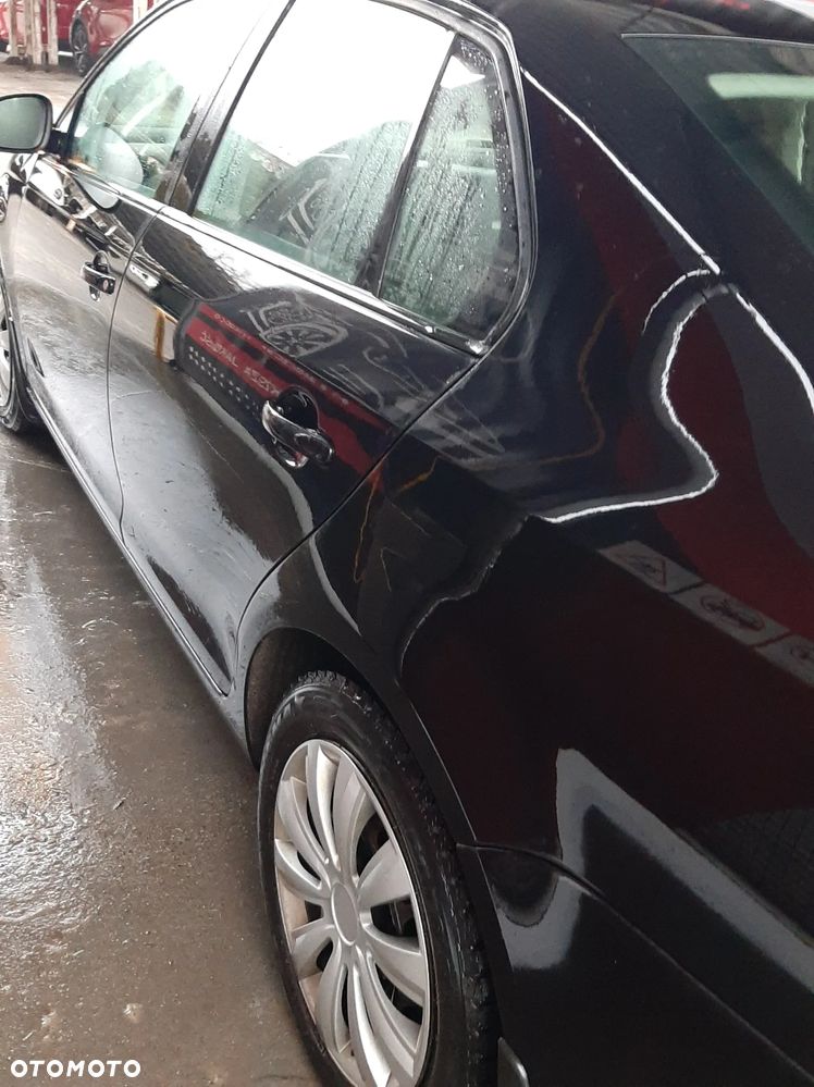 Volkswagen Jetta 1.6 TDI DPF Trendline - 19