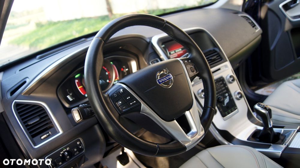 Volvo XC 60 D4 Drive-E Ocean Race - 24