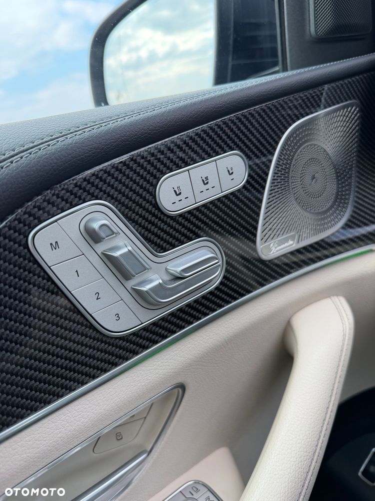 Mercedes-Benz GLS - 27