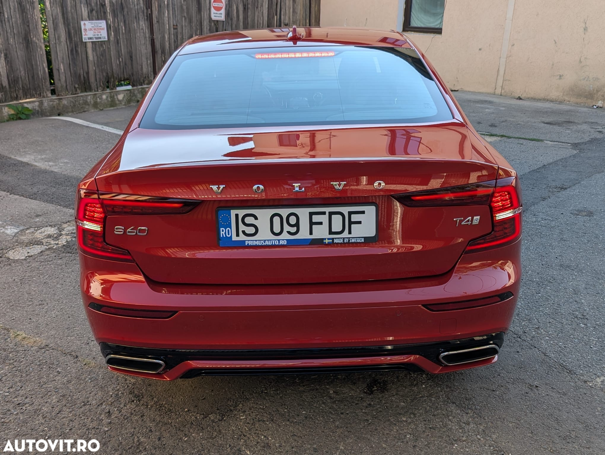 Volvo S60 T4 R-Design - 8