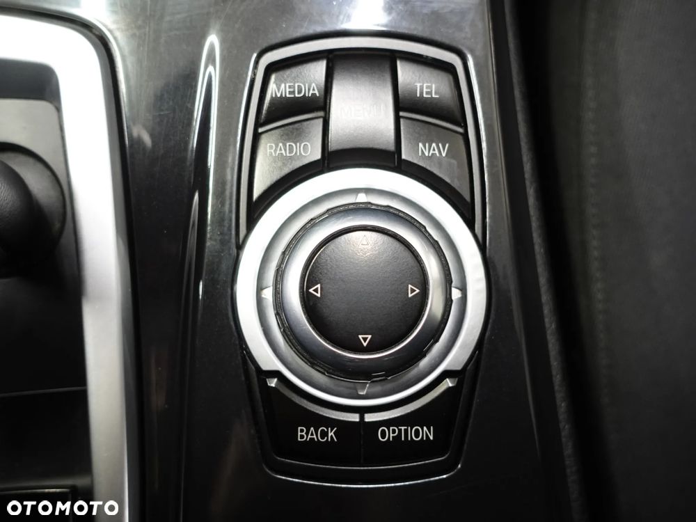 BMW Seria 5 525d xDrive Sport-Aut Modern Line - 33