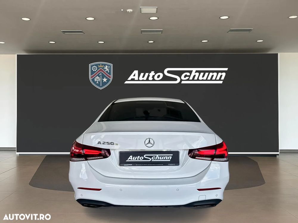 Mercedes-Benz A 250 e 8G-DCT AMG Line - 6
