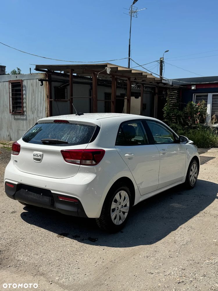 Kia Rio - 6