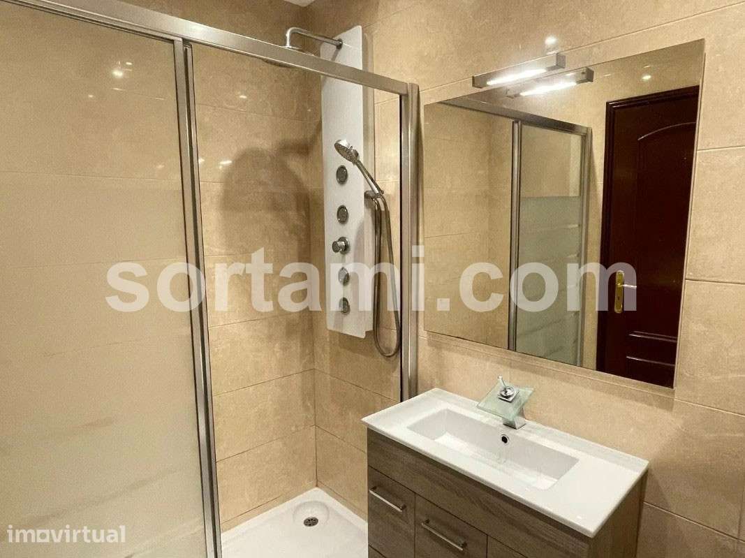 Apartamento T2 Venda em Faro (Sé e São Pedro),Faro - Grande imagem: 4/7