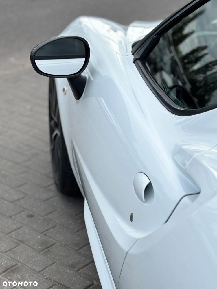 Alfa Romeo 4C 1.8 TBi - 12