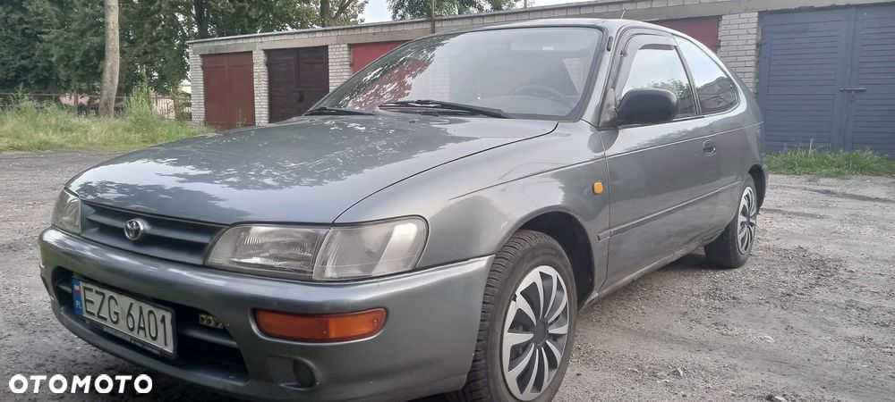 Toyota Corolla - 1