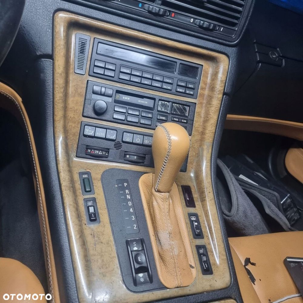 RAMKA PANEL POPIELNICZKA KPL DREWNO BMW E31 840 - 1