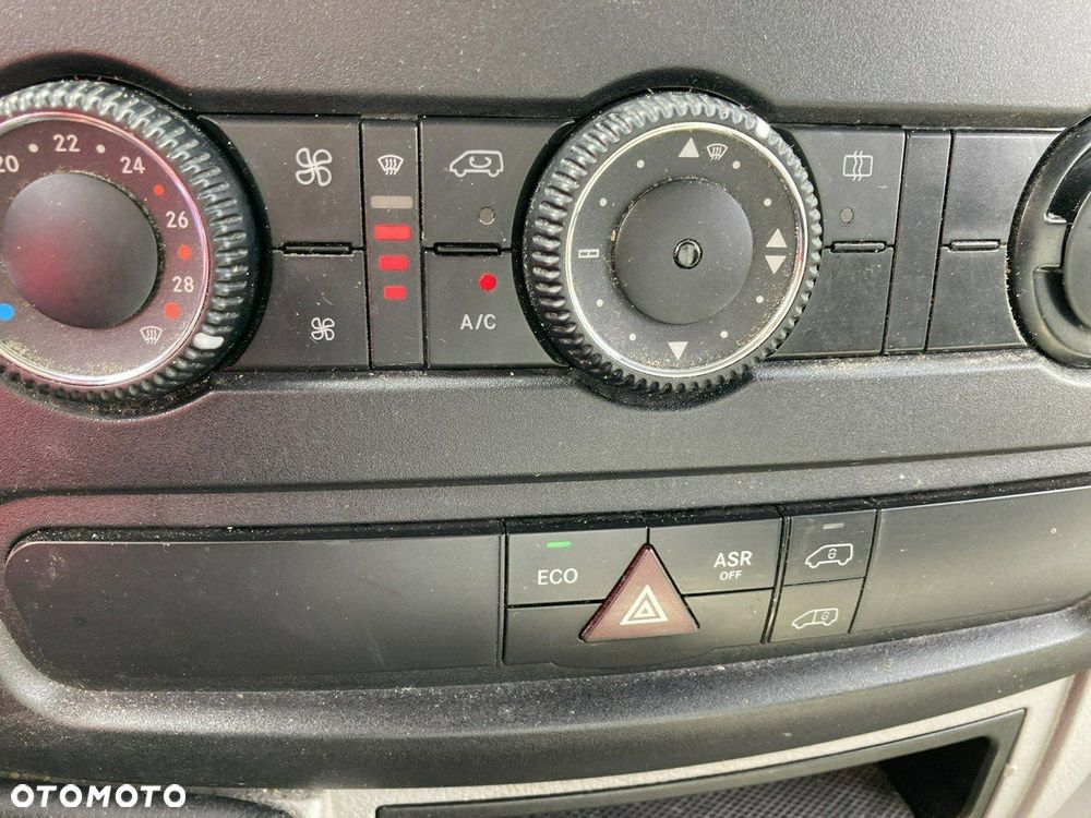 Mercedes-Benz Sprinter - 13