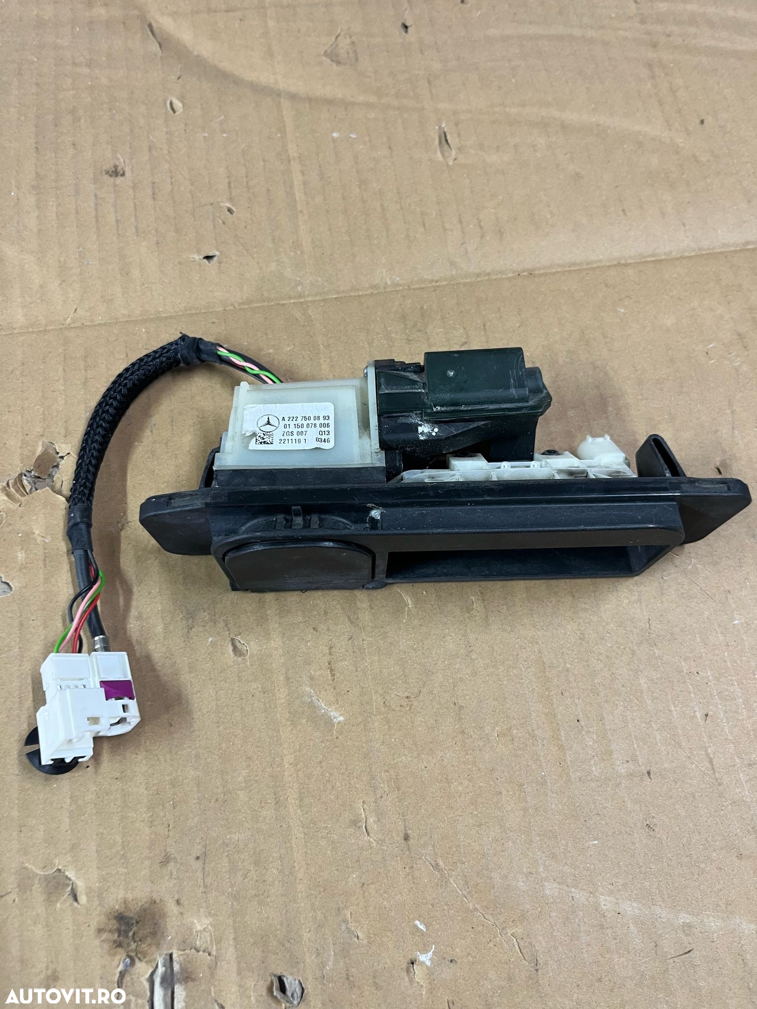 Camera mers inapoi MERCEDES C-class w205, SLK, SLC an 2014-2020 cu maner portbagaj - 2