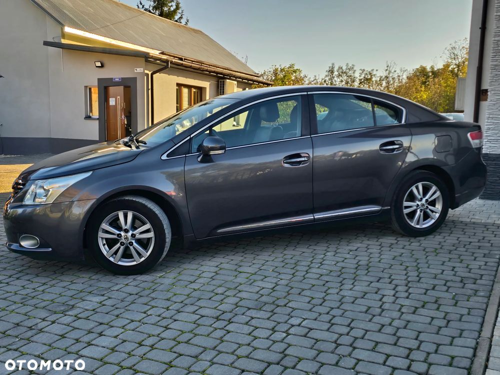 Toyota Avensis 2010 photo 3