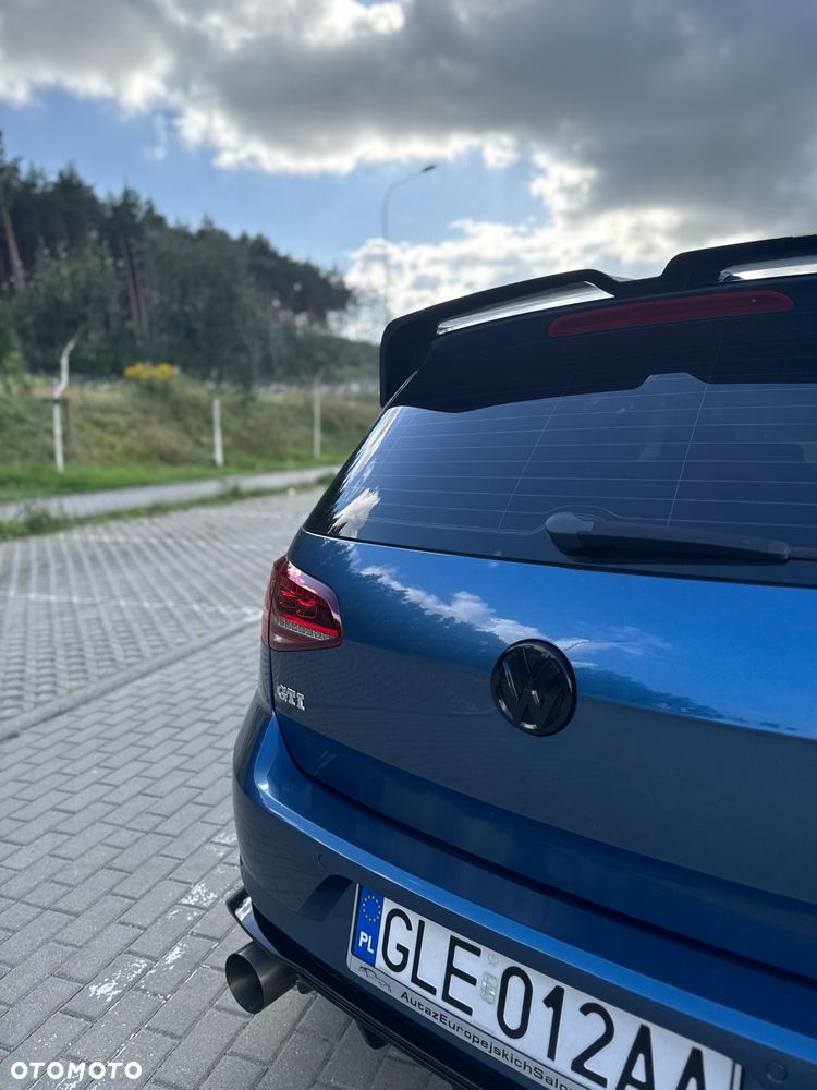 Volkswagen Golf - 15