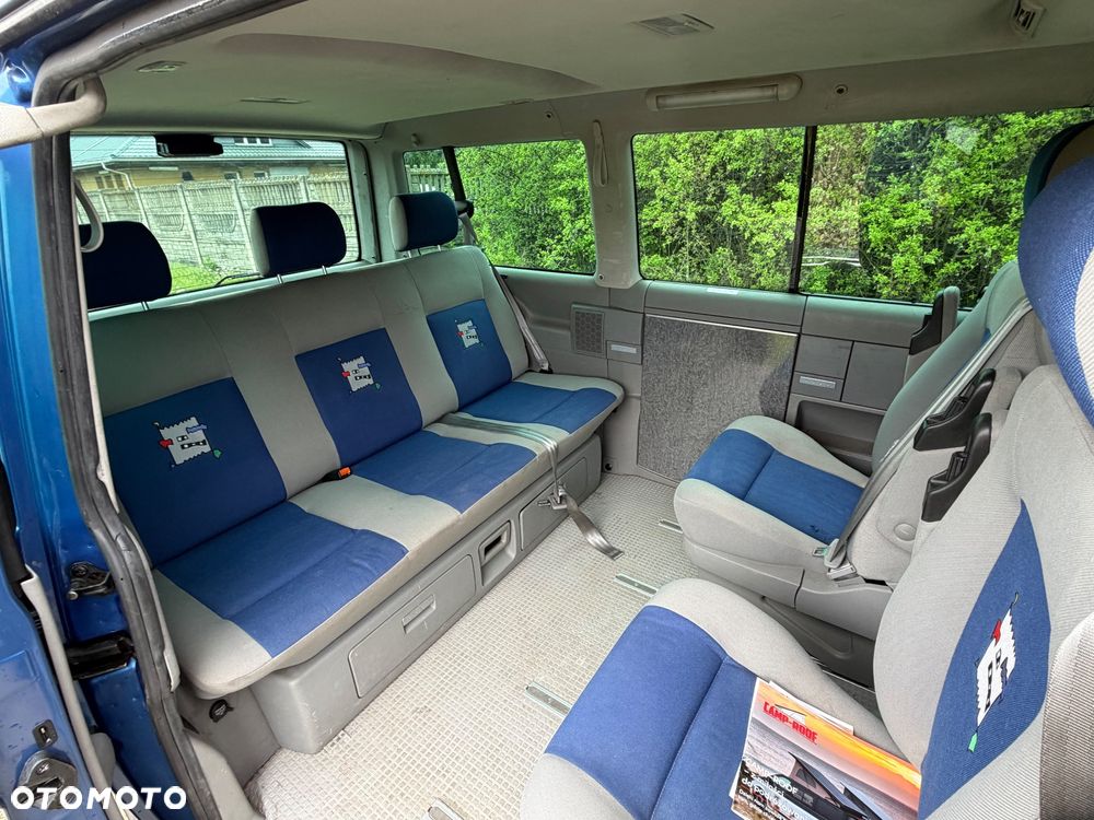 Volkswagen Multivan - 12
