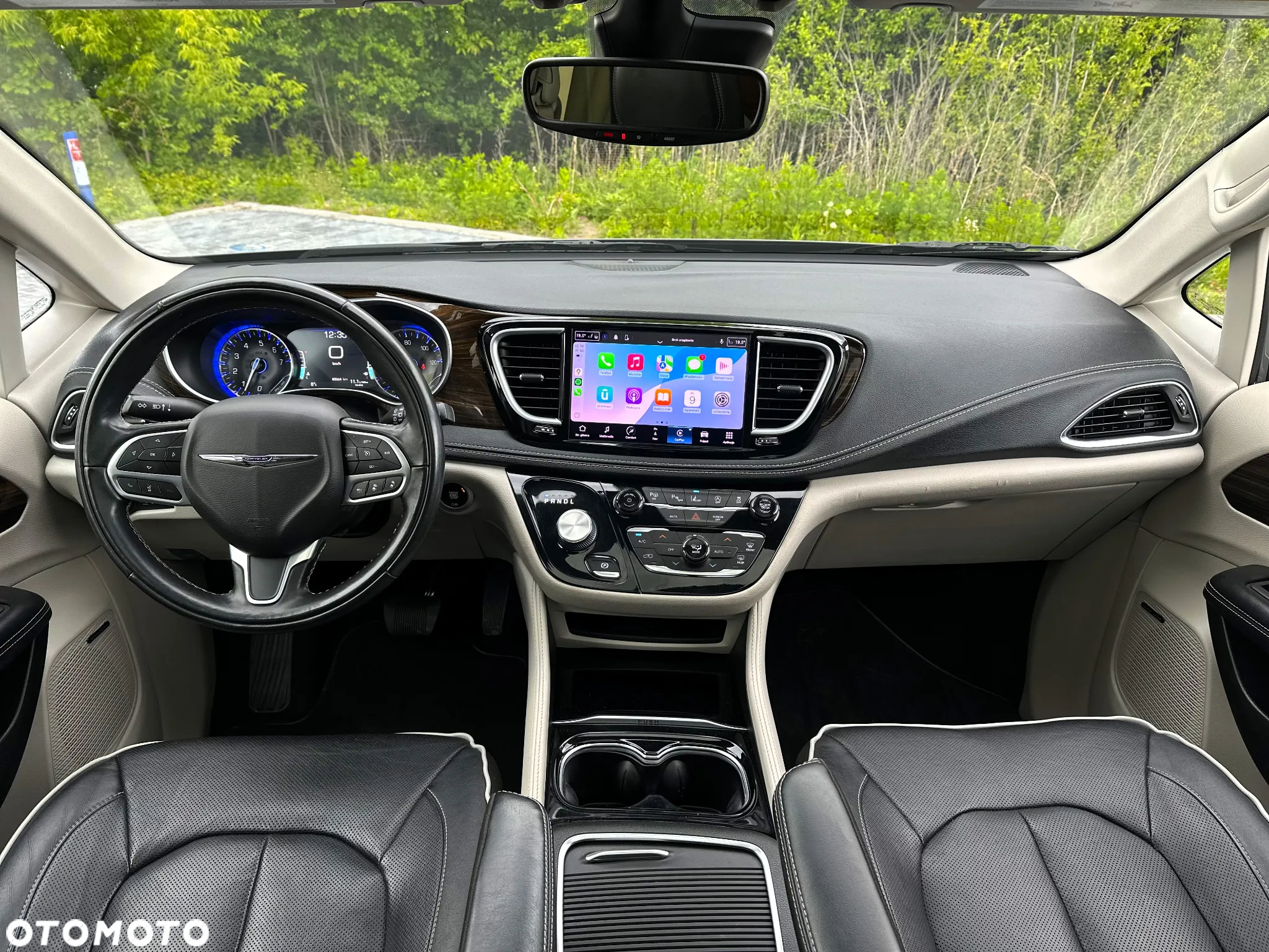 Chrysler Pacifica - 24