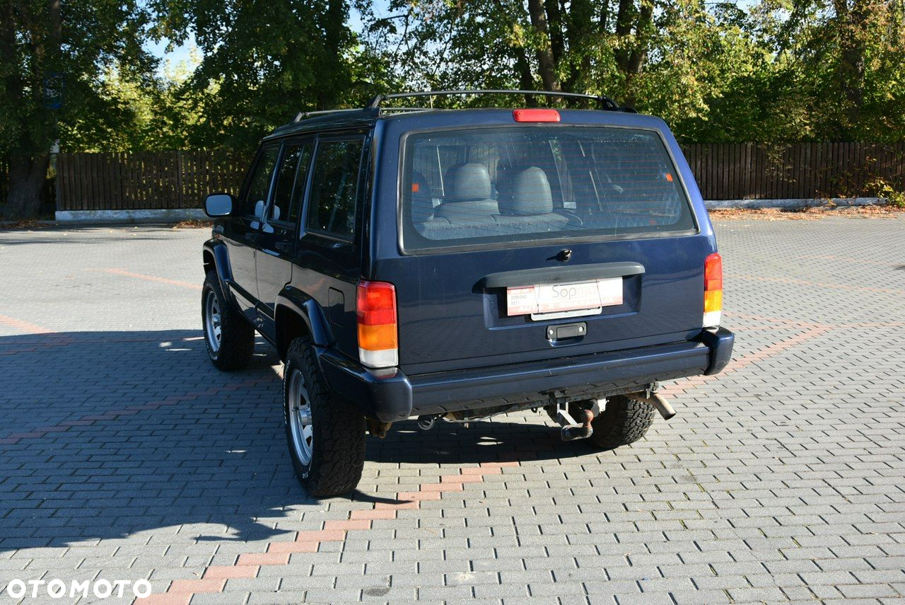 Jeep Cherokee - 18