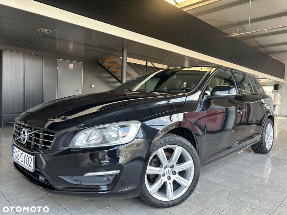 Volvo V60 T3 Momentum - 1