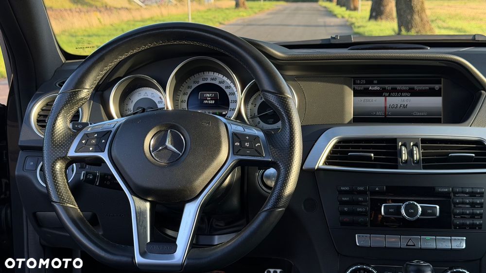 Mercedes-Benz Klasa C 250 CGI BlueEff - 9