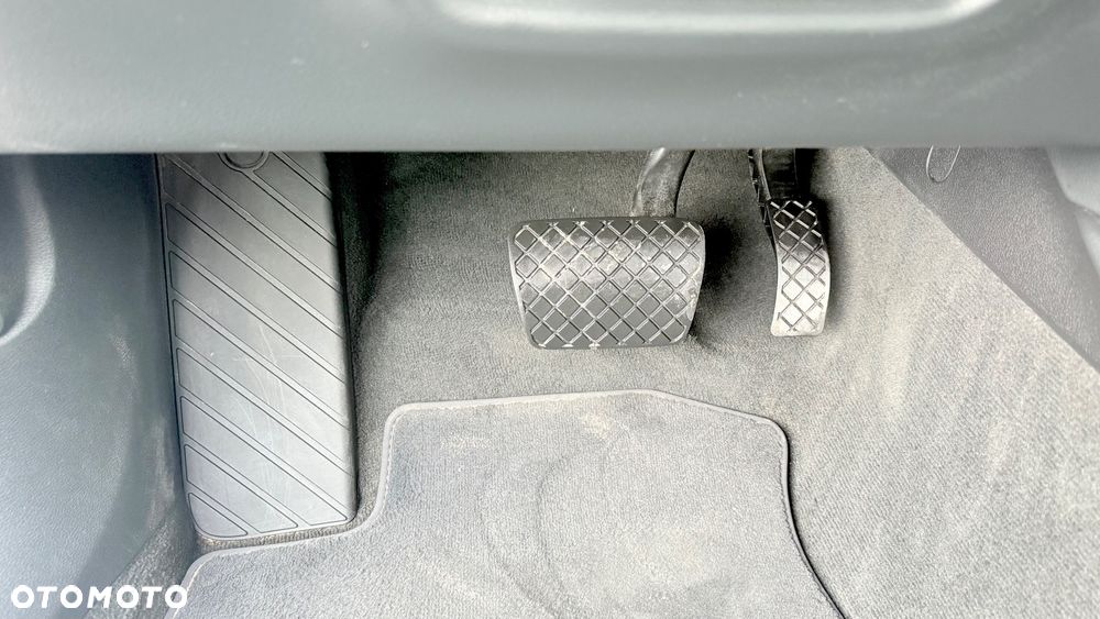 Audi A4 Avant 40 TFSI S tronic - 18