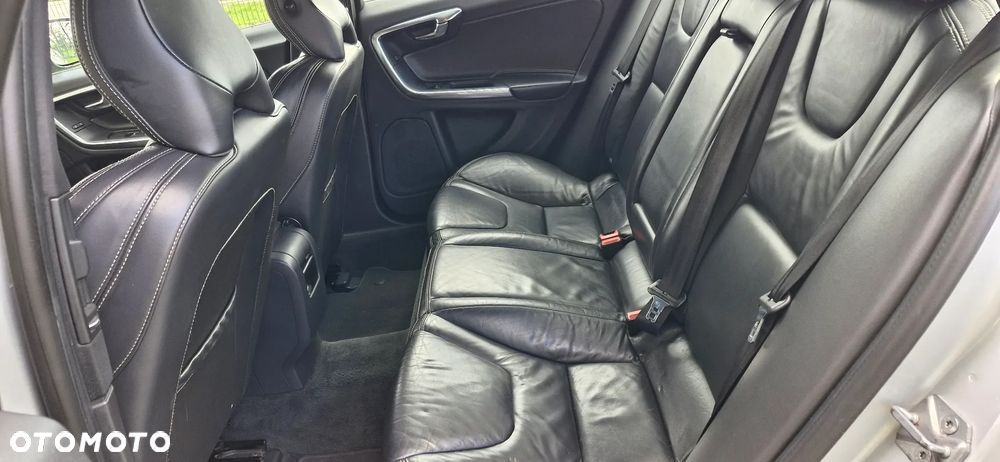 Volvo S60 D4 Geartronic RDesign - 13