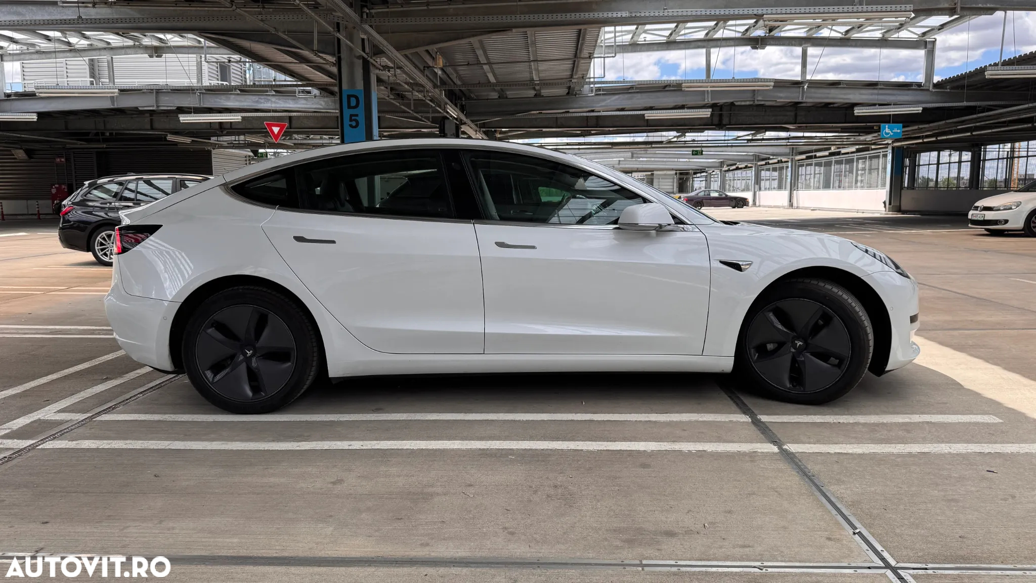 Tesla Model 3 Standard Reichweite Plus Hinterradantrieb - 5