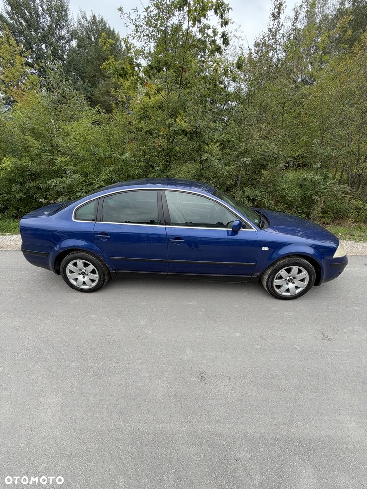 Volkswagen Passat - 4