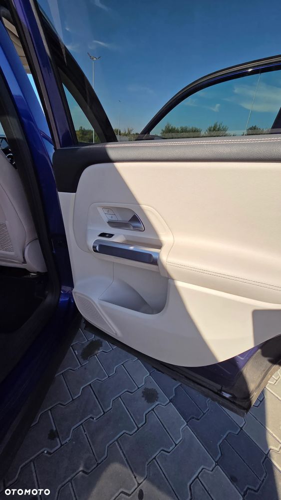 Mercedes-Benz GLB - 29