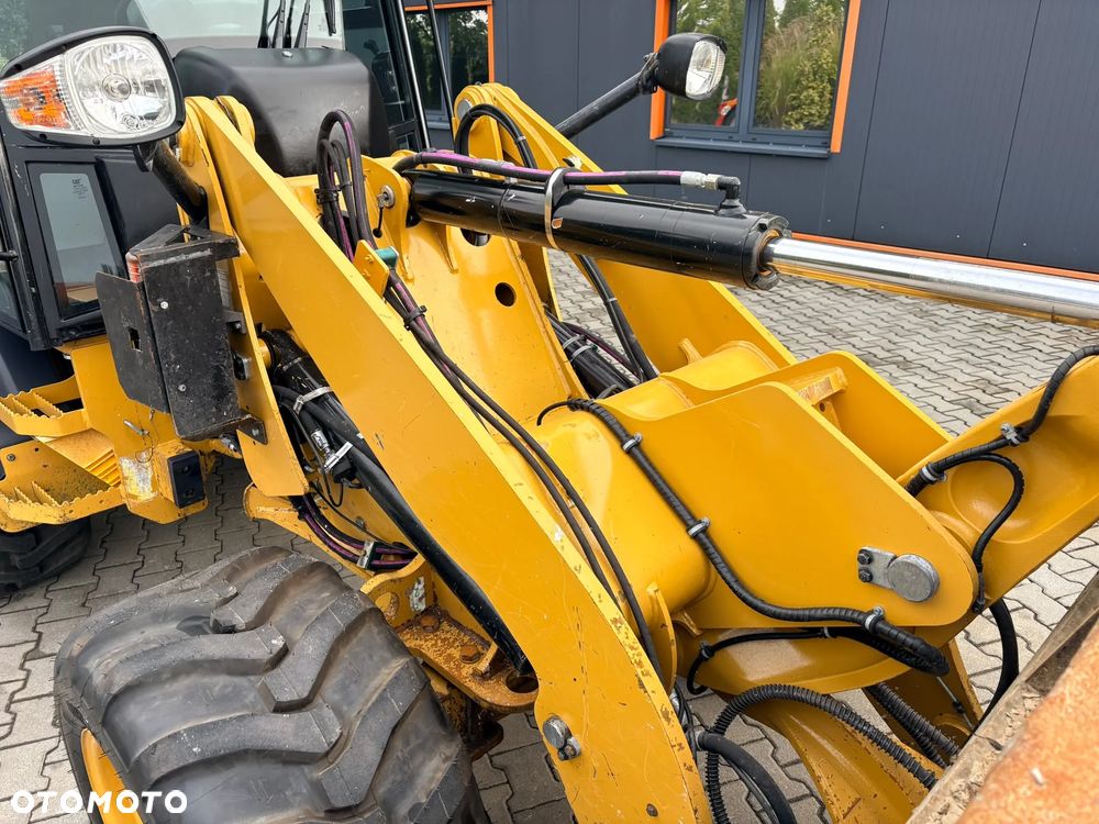 Caterpillar 908M - 13
