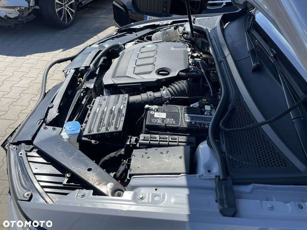 Volkswagen Passat Variant 2.0 TDI SCR DSG Conceptline - 12